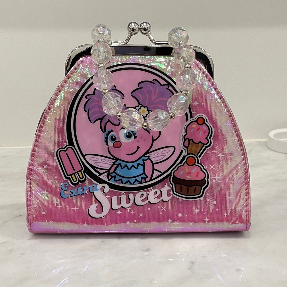 Sesame Place Exclusive Abby Cadabby Kiss Lock Purse “Extra Sweet”